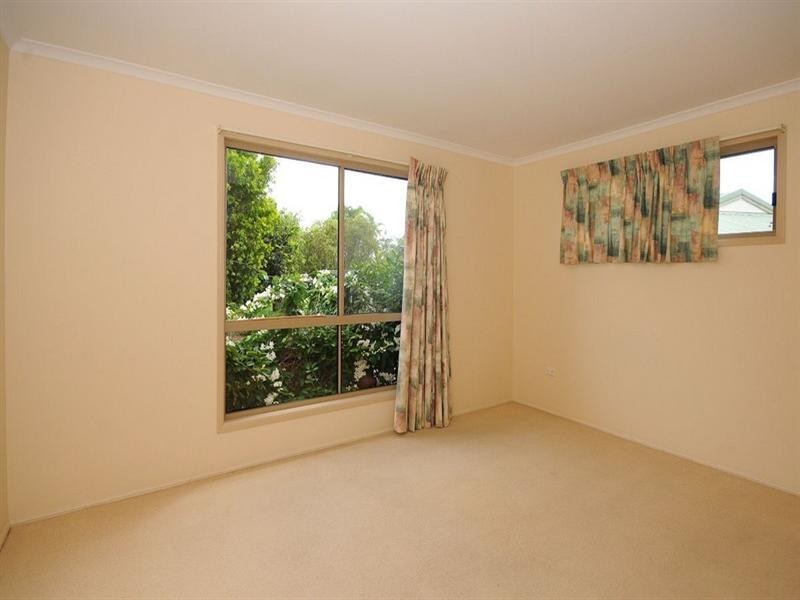 2/8 Capri Court, Point Vernon QLD 4655