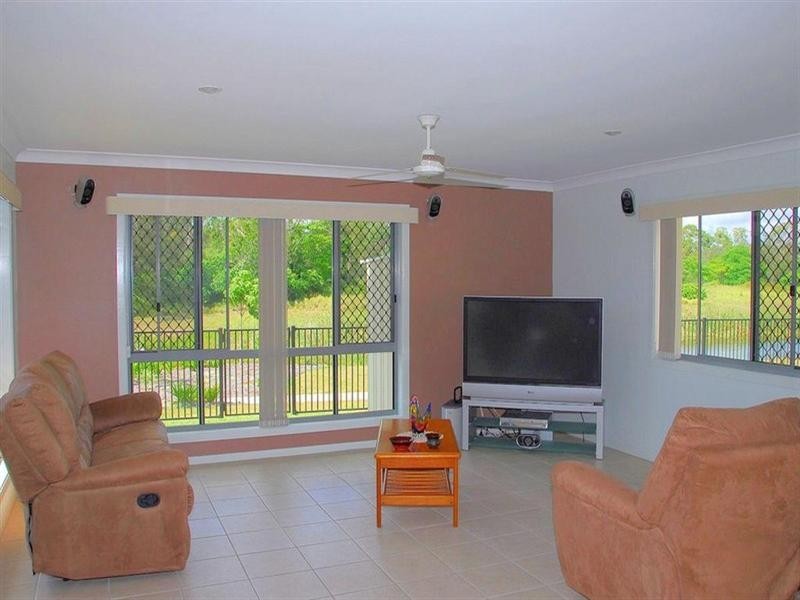 22 Spinnaker Drive, Point Vernon QLD 4655