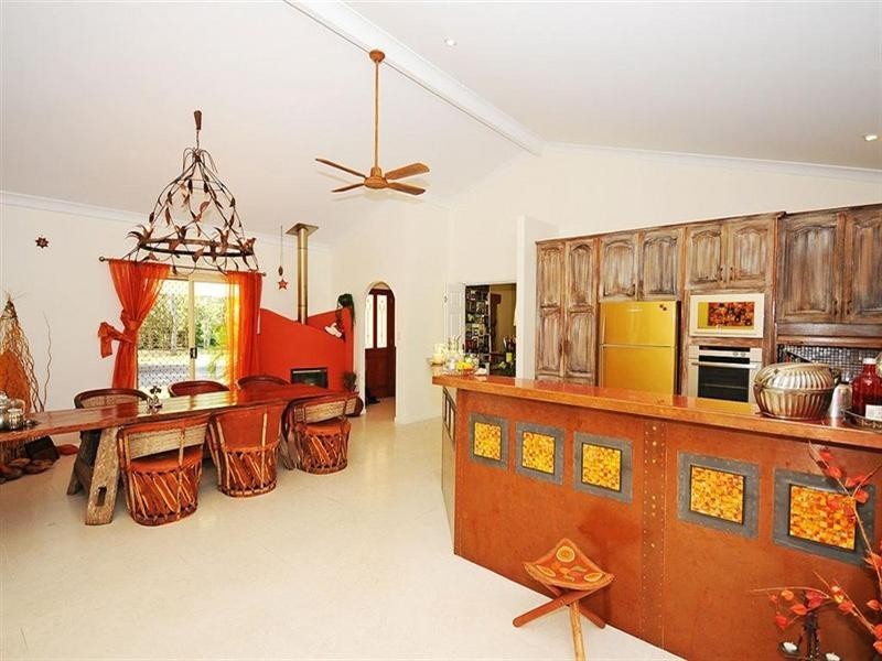 34 Senor Avenue, Urangan QLD 4655