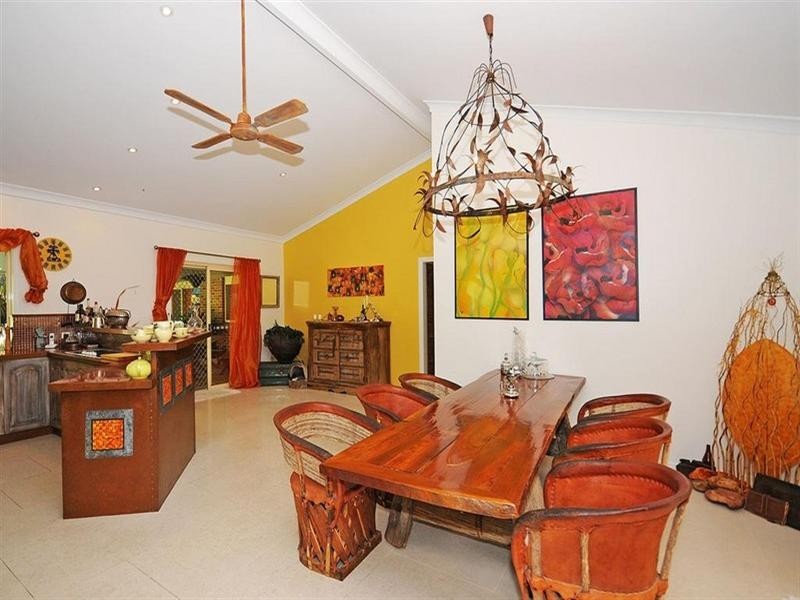 34 Senor Avenue, Urangan QLD 4655