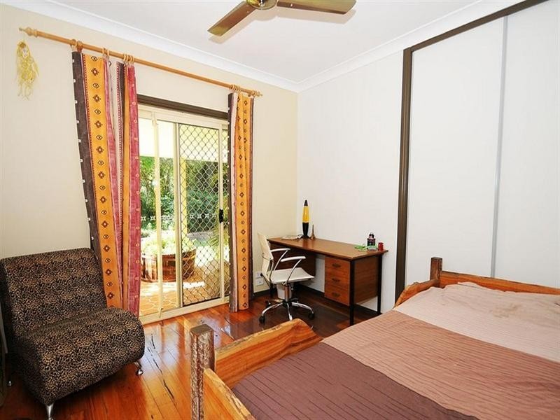 34 Senor Avenue, Urangan QLD 4655