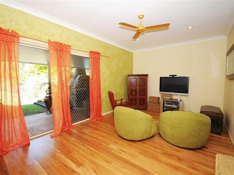 34 Senor Avenue, Urangan QLD 4655