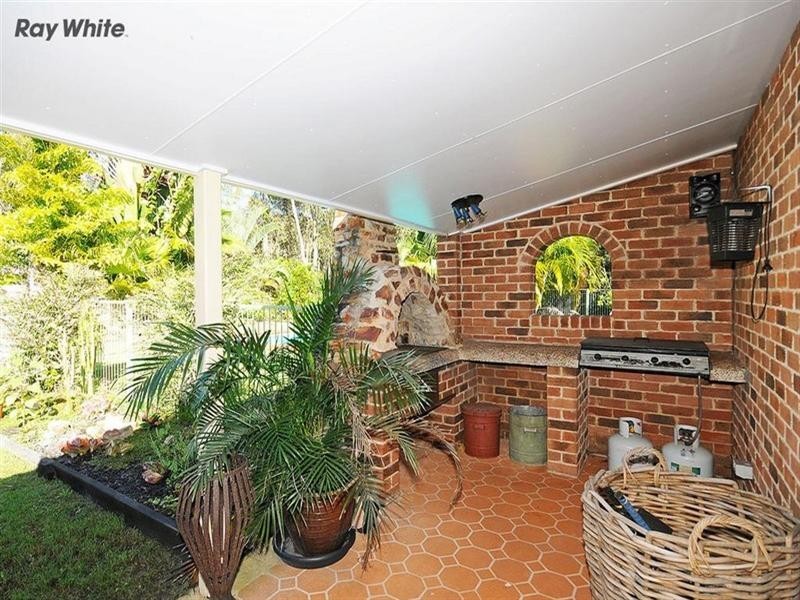 34 Senor Avenue, Urangan QLD 4655