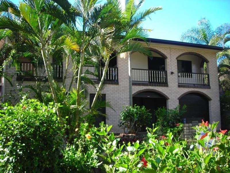 1 Esplanade, Point Vernon QLD 4655