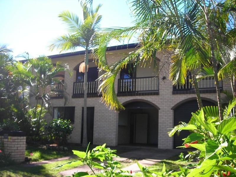 1 Esplanade, Point Vernon QLD 4655