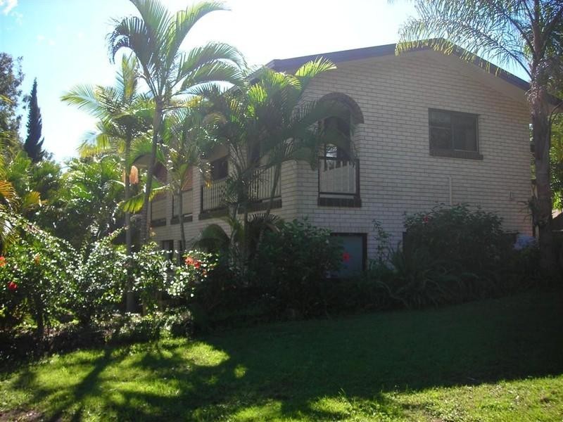 1 Esplanade, Point Vernon QLD 4655