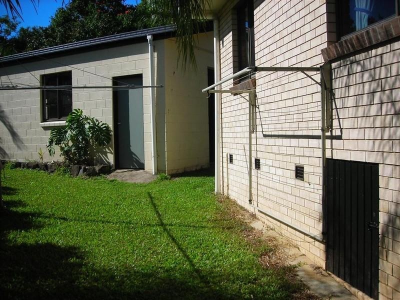 1 Esplanade, Point Vernon QLD 4655