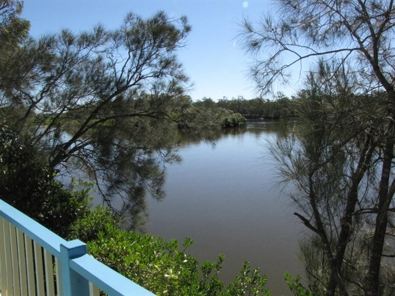 17 Jacqueline Drive, Pacific Haven QLD 4659