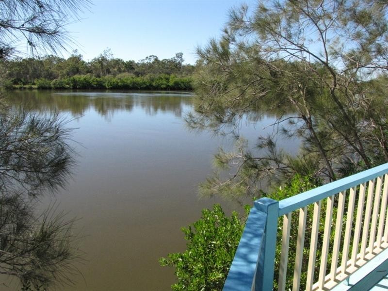 17 Jacqueline Drive, Pacific Haven QLD 4659