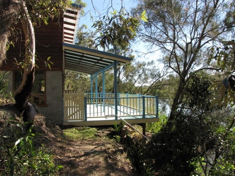 17 Jacqueline Drive, Pacific Haven QLD 4659