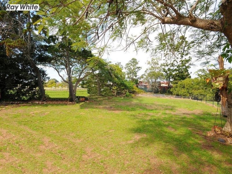 8 Stephenson Street, Scarness QLD 4655