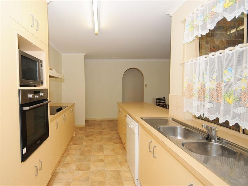 25 Honeysuckle Avenue, Kawungan QLD 4655