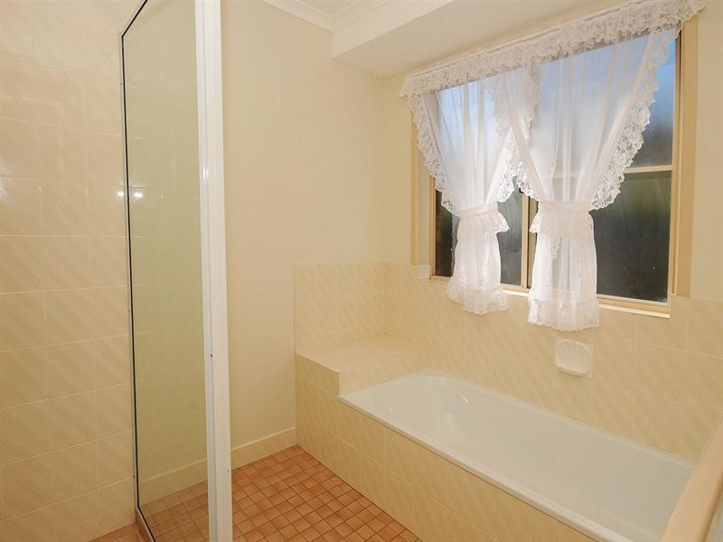 25 Honeysuckle Avenue, Kawungan QLD 4655