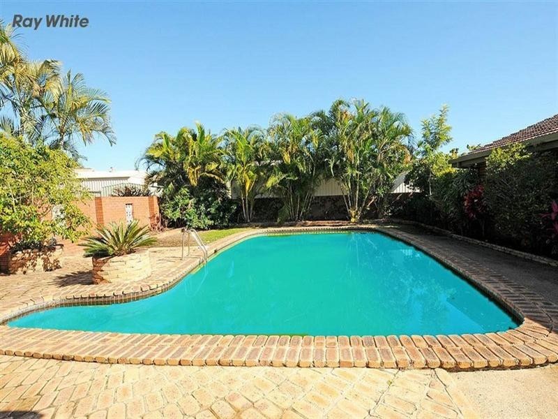 18 Urraween Road, Urraween QLD 4655