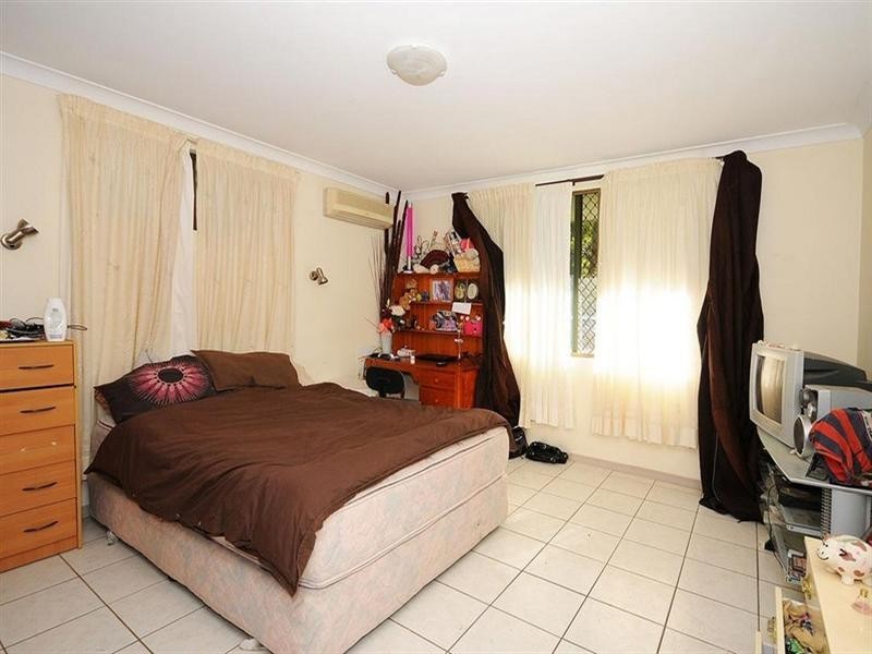 18 Urraween Road, Urraween QLD 4655