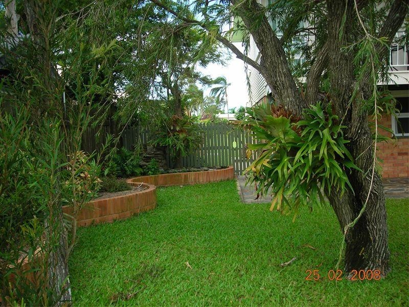 84 Miller Street, Urangan QLD 4655