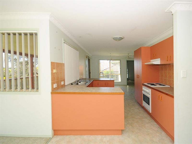 6 Queensbury Grove, Urraween QLD 4655