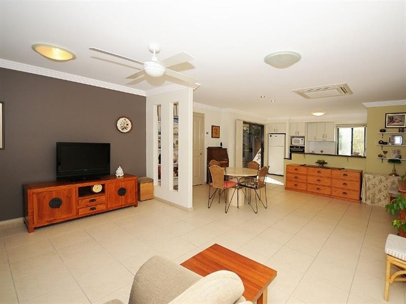 12 Barry Street, Torquay QLD 4655