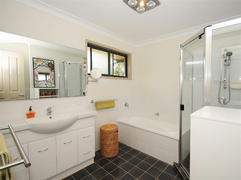 12 Barry Street, Torquay QLD 4655