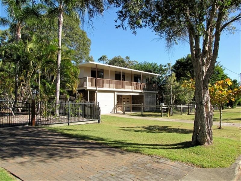 15 Flinders Street, Point Vernon QLD 4655