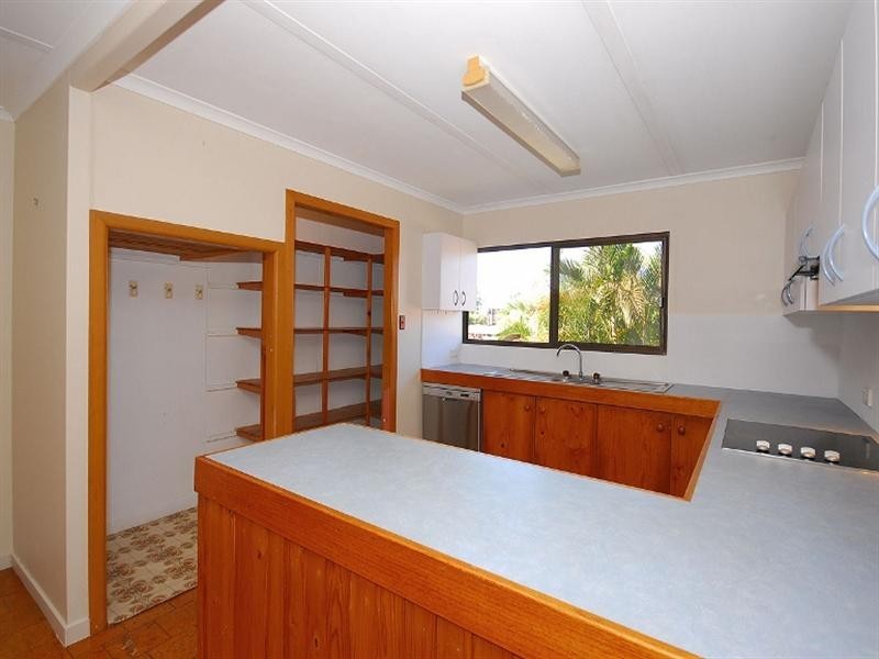 15 Flinders Street, Point Vernon QLD 4655