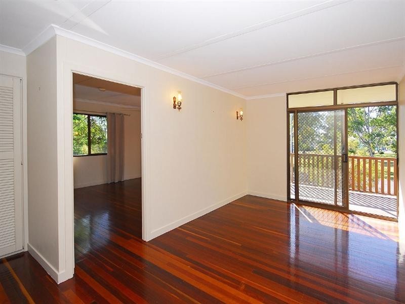 15 Flinders Street, Point Vernon QLD 4655