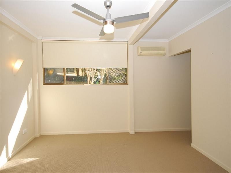 15 Flinders Street, Point Vernon QLD 4655