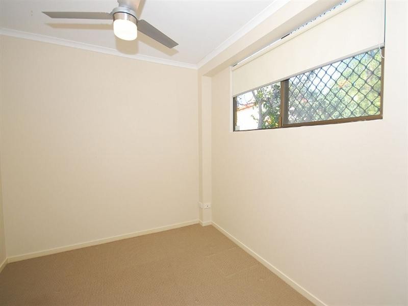 15 Flinders Street, Point Vernon QLD 4655