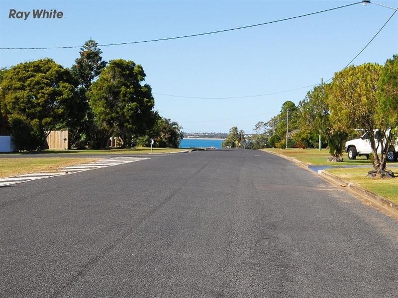 15 Flinders Street, Point Vernon QLD 4655