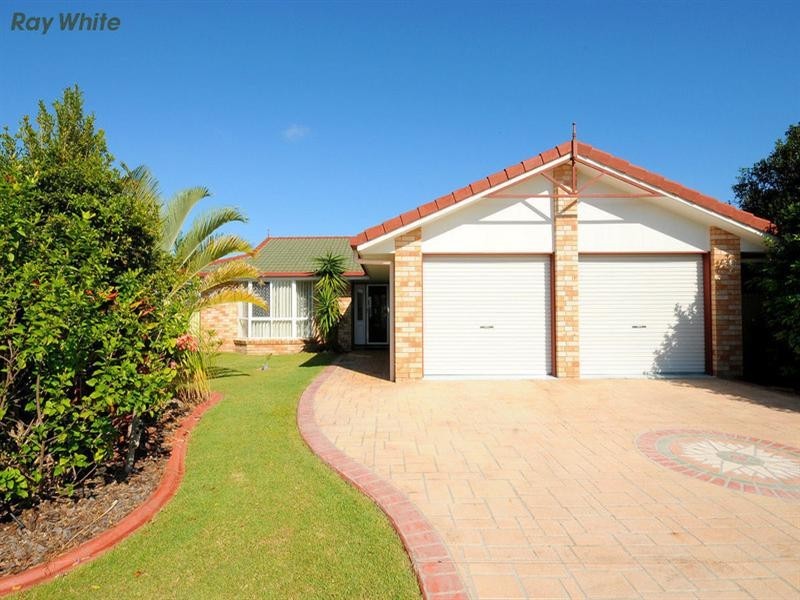 16 Bushlark Avenue, Eli Waters QLD 4655