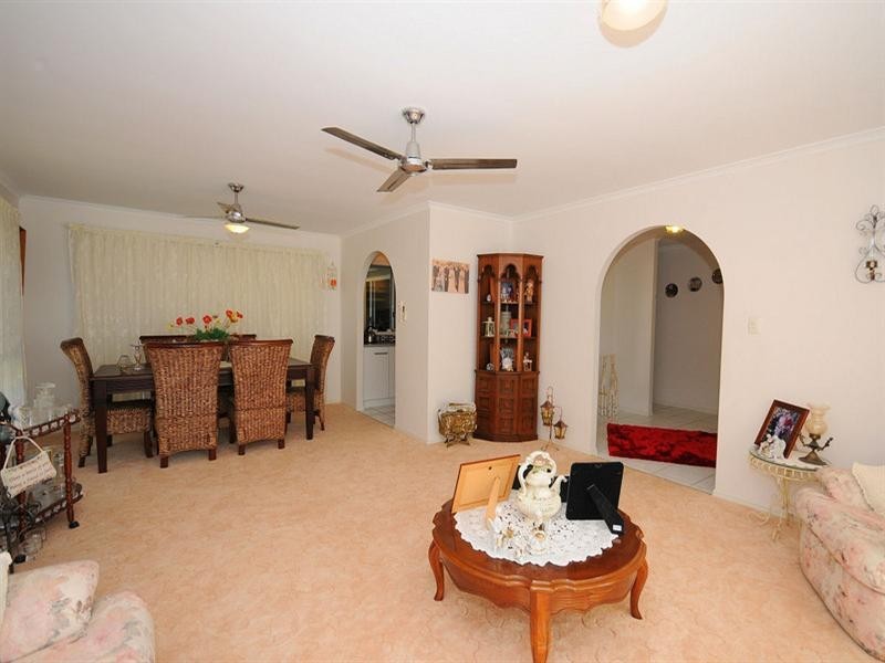 16 Bushlark Avenue, Eli Waters QLD 4655