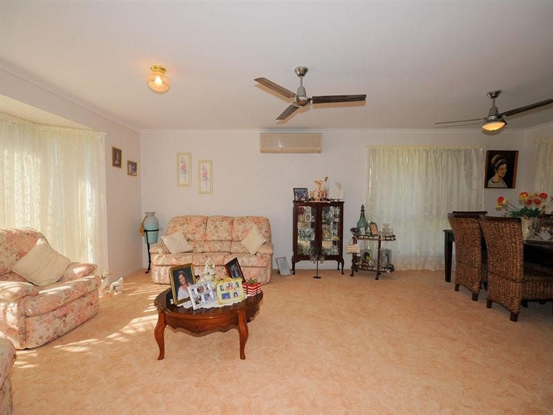 16 Bushlark Avenue, Eli Waters QLD 4655