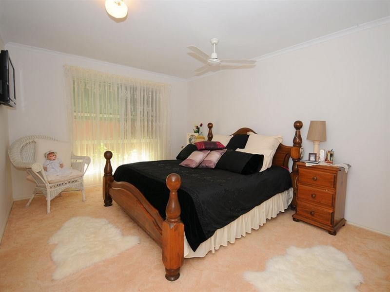 16 Bushlark Avenue, Eli Waters QLD 4655