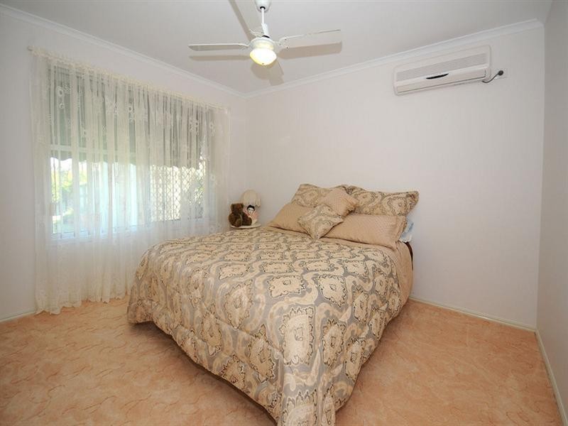 16 Bushlark Avenue, Eli Waters QLD 4655