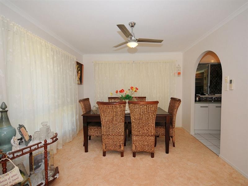 16 Bushlark Avenue, Eli Waters QLD 4655