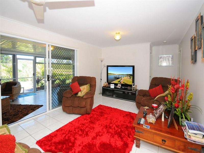 16 Bushlark Avenue, Eli Waters QLD 4655