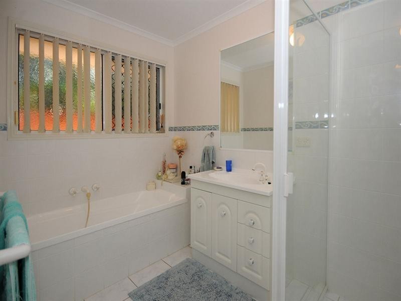 16 Bushlark Avenue, Eli Waters QLD 4655