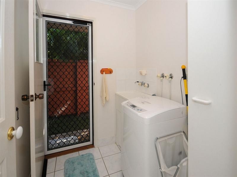 16 Bushlark Avenue, Eli Waters QLD 4655