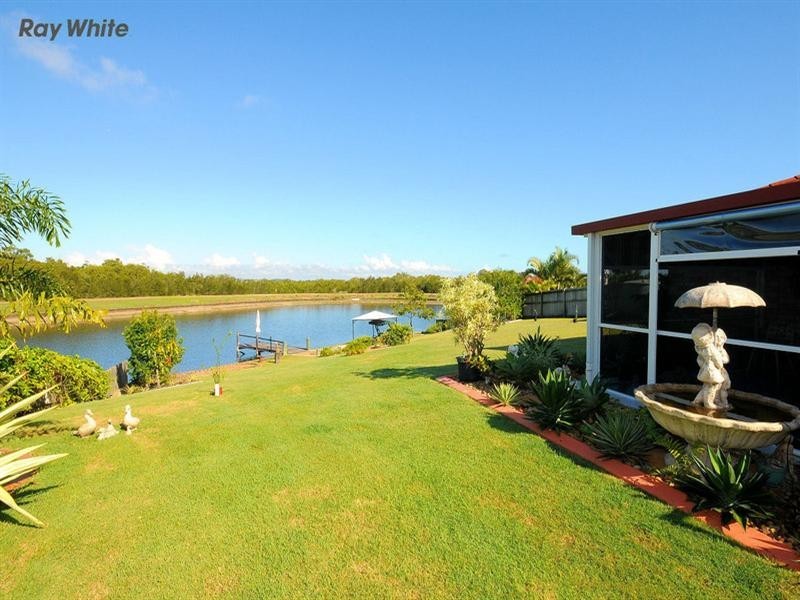 16 Bushlark Avenue, Eli Waters QLD 4655