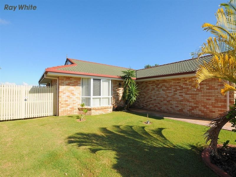 16 Bushlark Avenue, Eli Waters QLD 4655