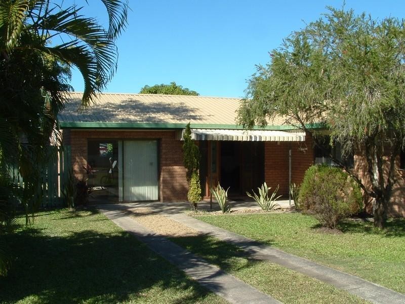 96 Limpus Street, Urangan QLD 4655