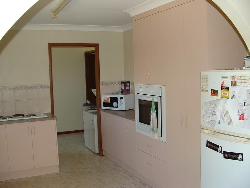 96 Limpus Street, Urangan QLD 4655