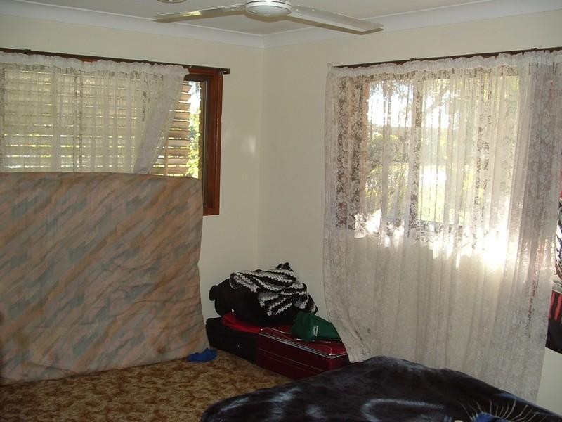 96 Limpus Street, Urangan QLD 4655