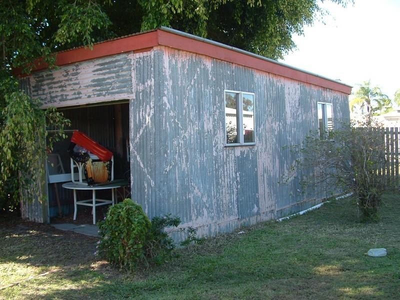96 Limpus Street, Urangan QLD 4655