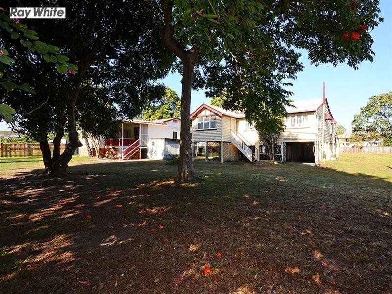 21 and 23 Hibiscus Street, Urangan QLD 4655