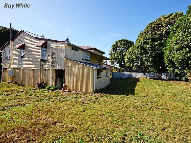 21 and 23 Hibiscus Street, Urangan QLD 4655