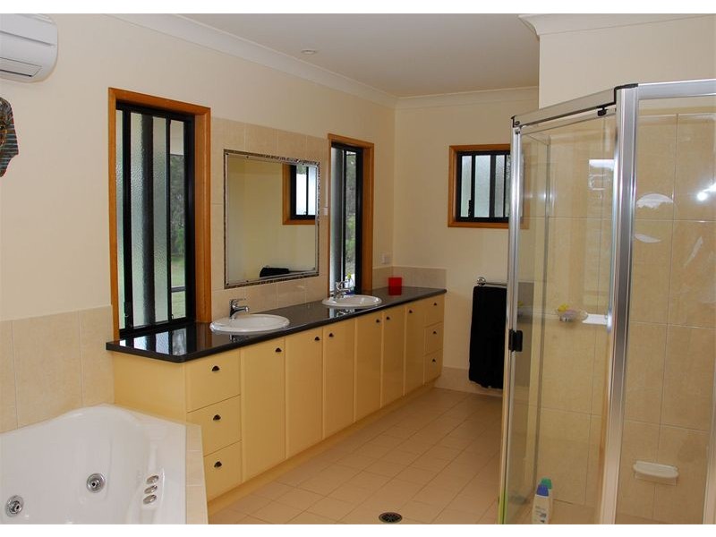 26 Meadow Drive, Dundowran Beach QLD 4655