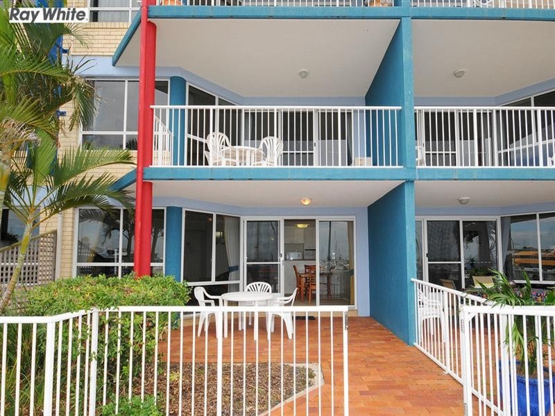 Unit 2 Break Free Resort Bucaneer Drive, Urangan QLD 4655
