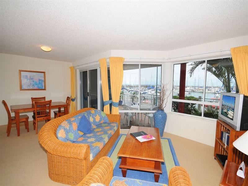 Unit 2 Break Free Resort Bucaneer Drive, Urangan QLD 4655