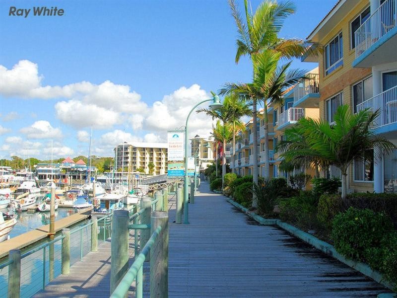 Unit 2 Break Free Resort Bucaneer Drive, Urangan QLD 4655